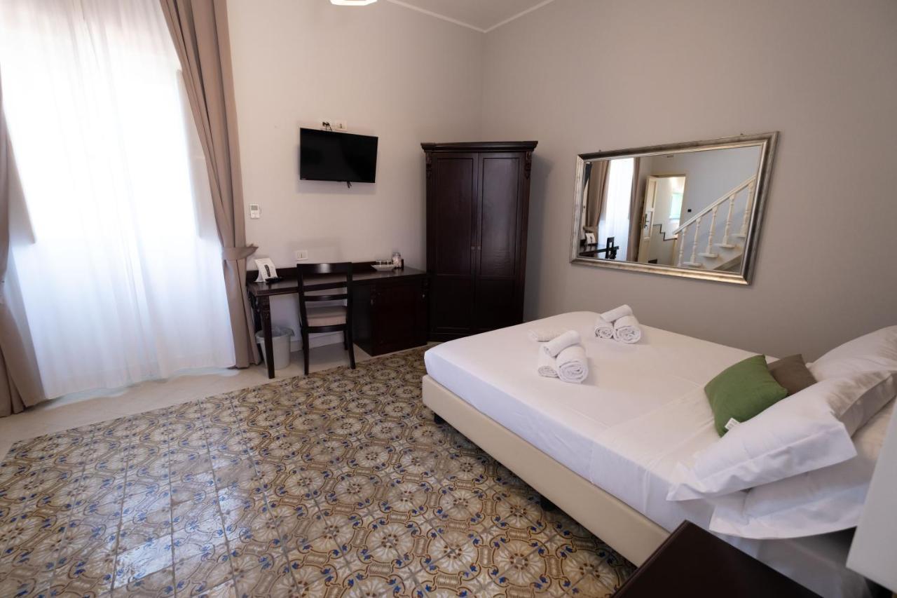 Hotel Borgo Di Ciaula Santa Flavia Exterior photo